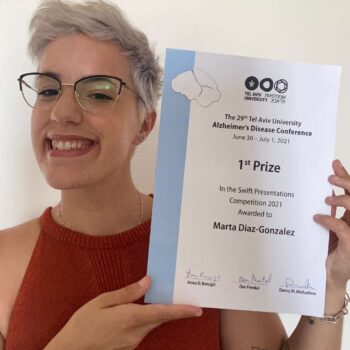 Marta Diaz Gonzalez with the Prize certificate